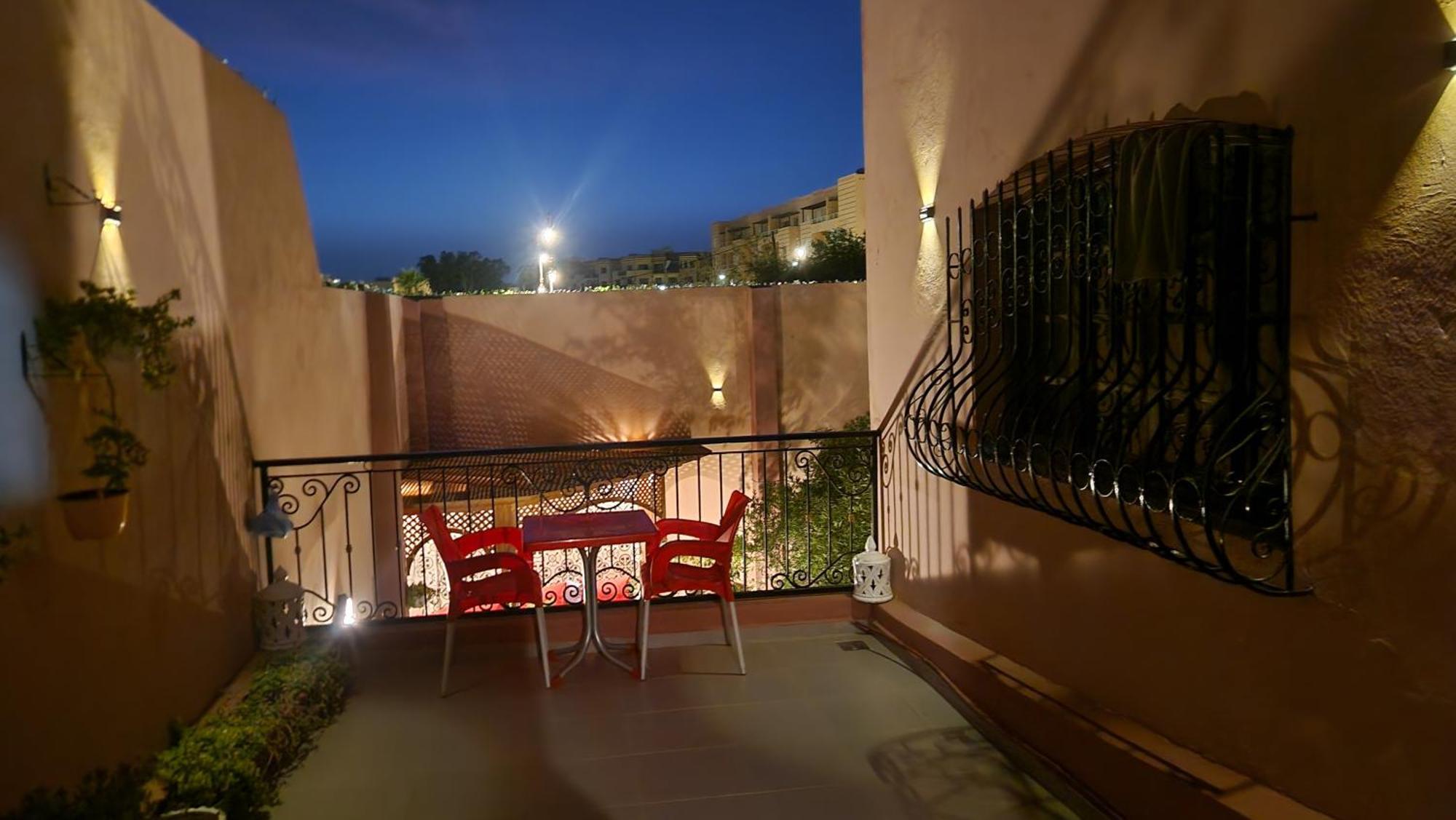 Oranger Family House Center, Private Large House, Terasse Garden View, Free Parking Appartement *