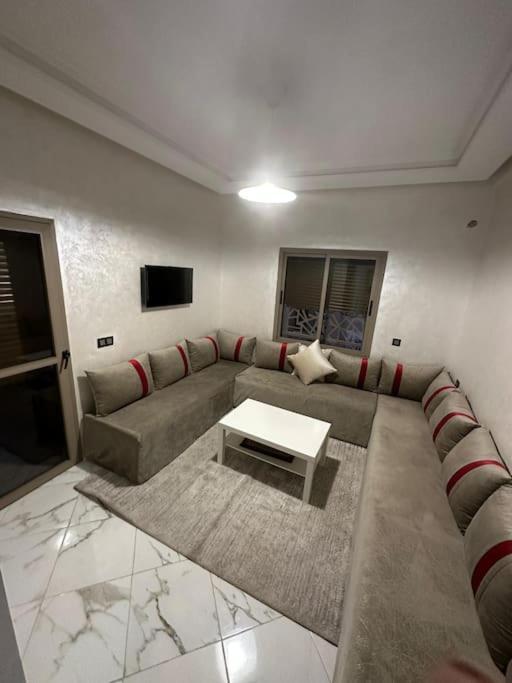 El Ghali Apartment, 2 Bedroom,2 Bathroom Appartement *
