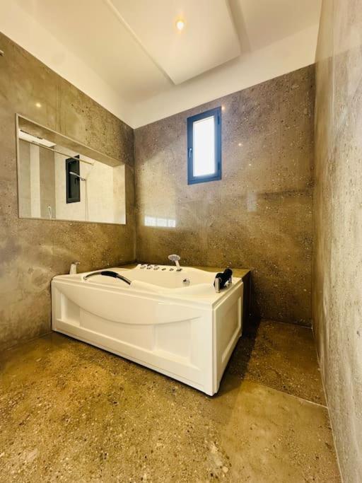Villa Somptueuse Avec Paddle, Hammam Et Wi-fi