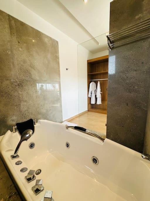 Somptueuse Avec Paddle, Hammam Et Wi-fi Marrakesh