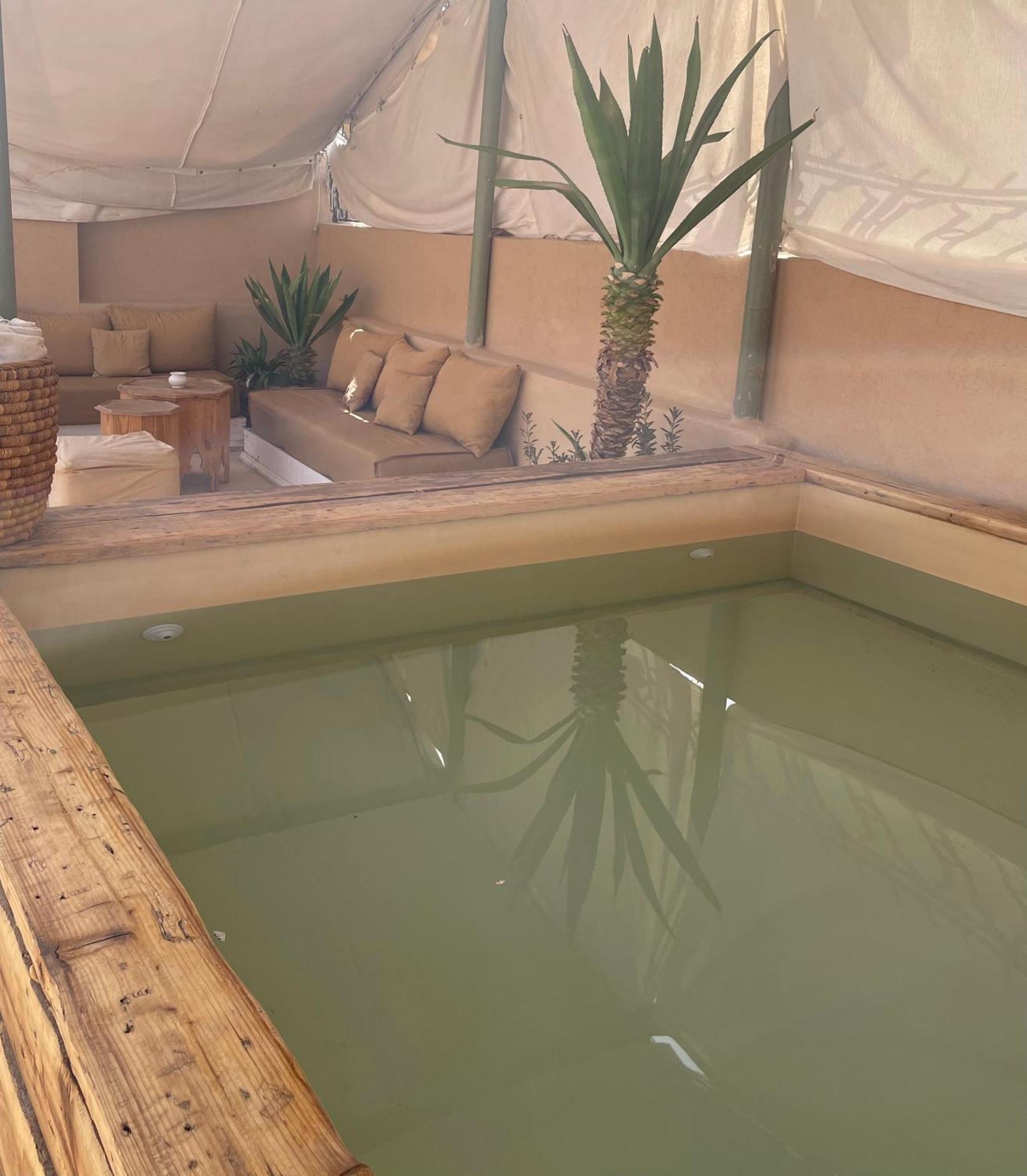 Agathe & Riad 3*