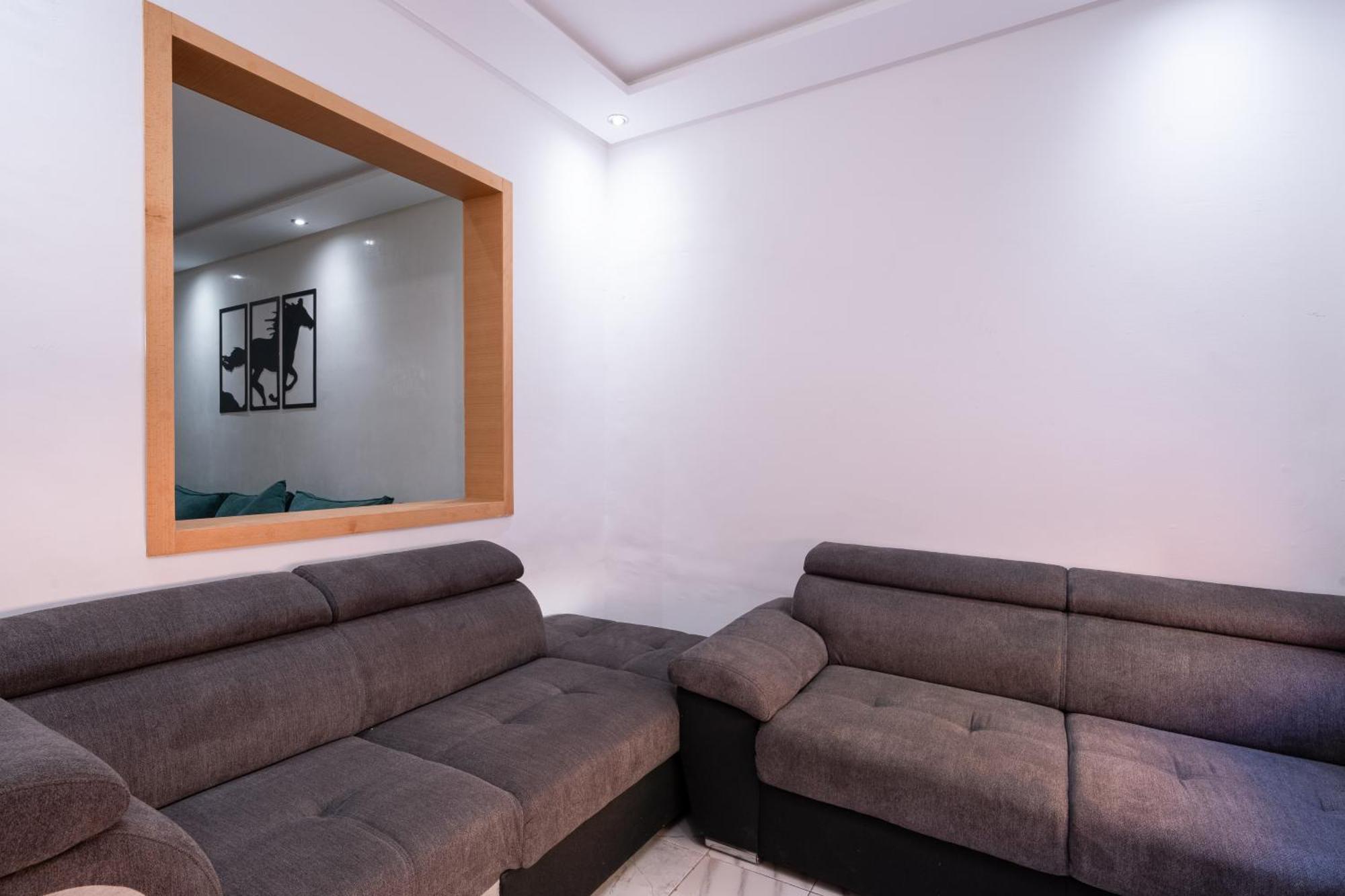 Bright Flat In Heart Of Center
