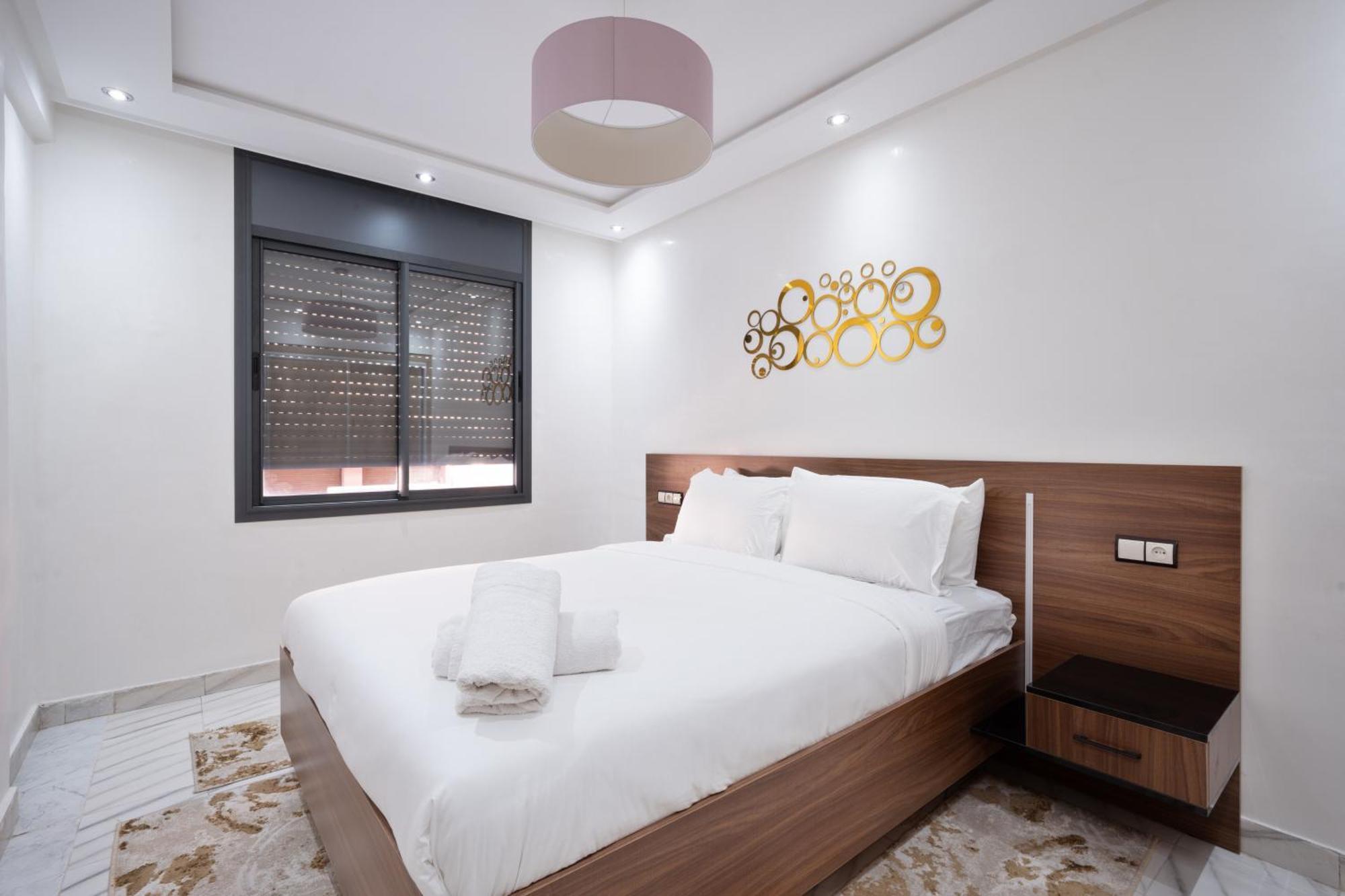 Bright Flat In Heart Of Center