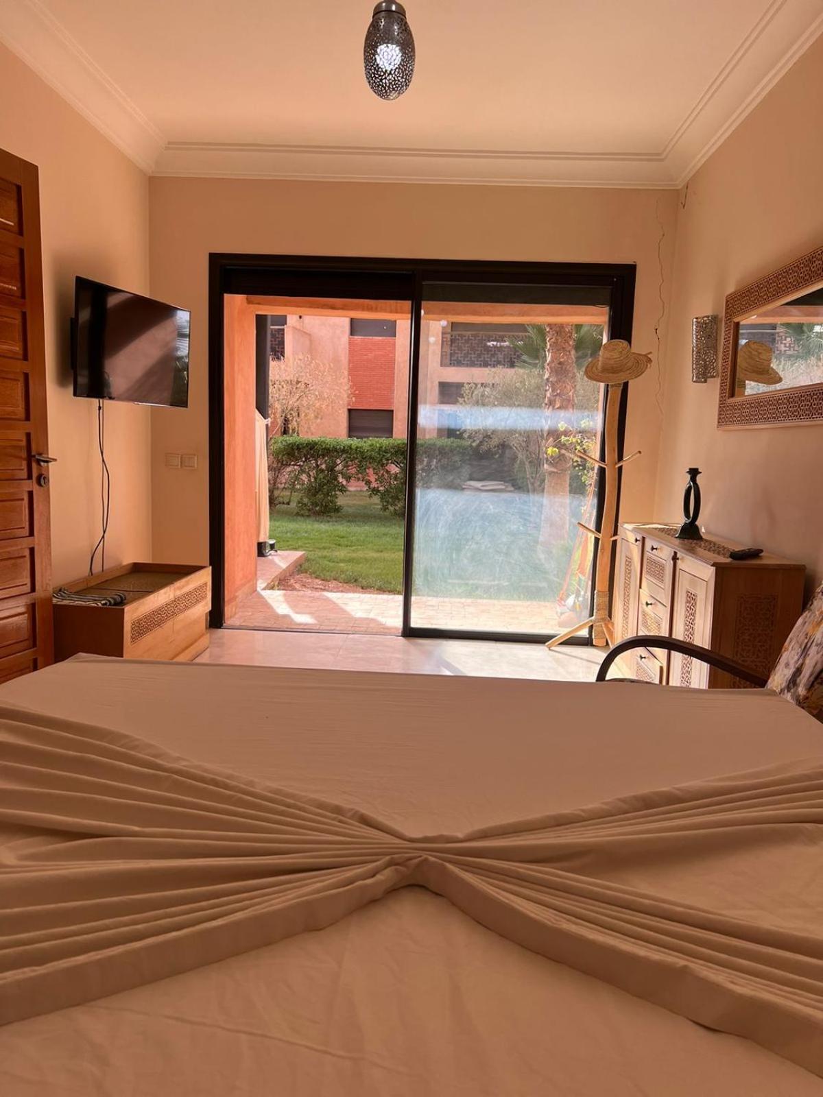 Elegant Avec Vue Sur Piscine Jardin Verdoyant Et Wifi Ultra Rapide