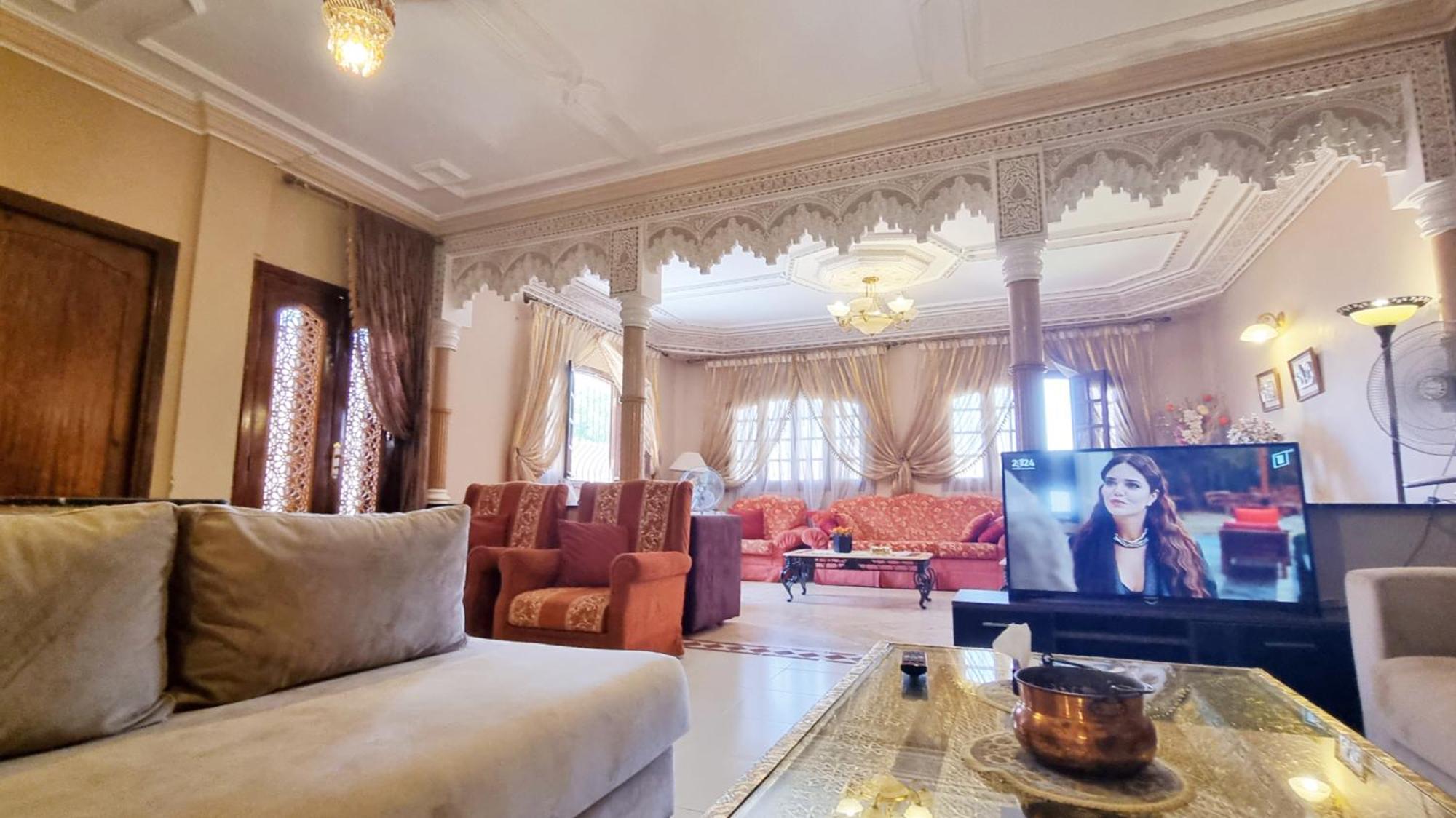 Oranger Family House Center, Private Large House, Terasse Garden View, Free Parking Appartement