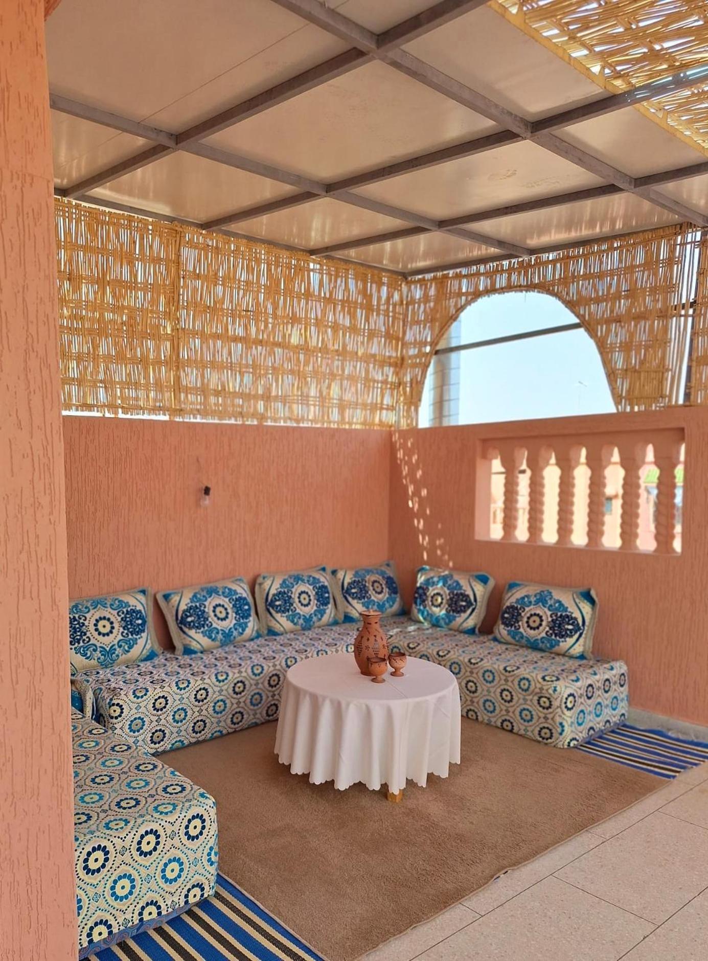 Near Airport - Pool- Terrace- Airco-parking-wifi Apartment