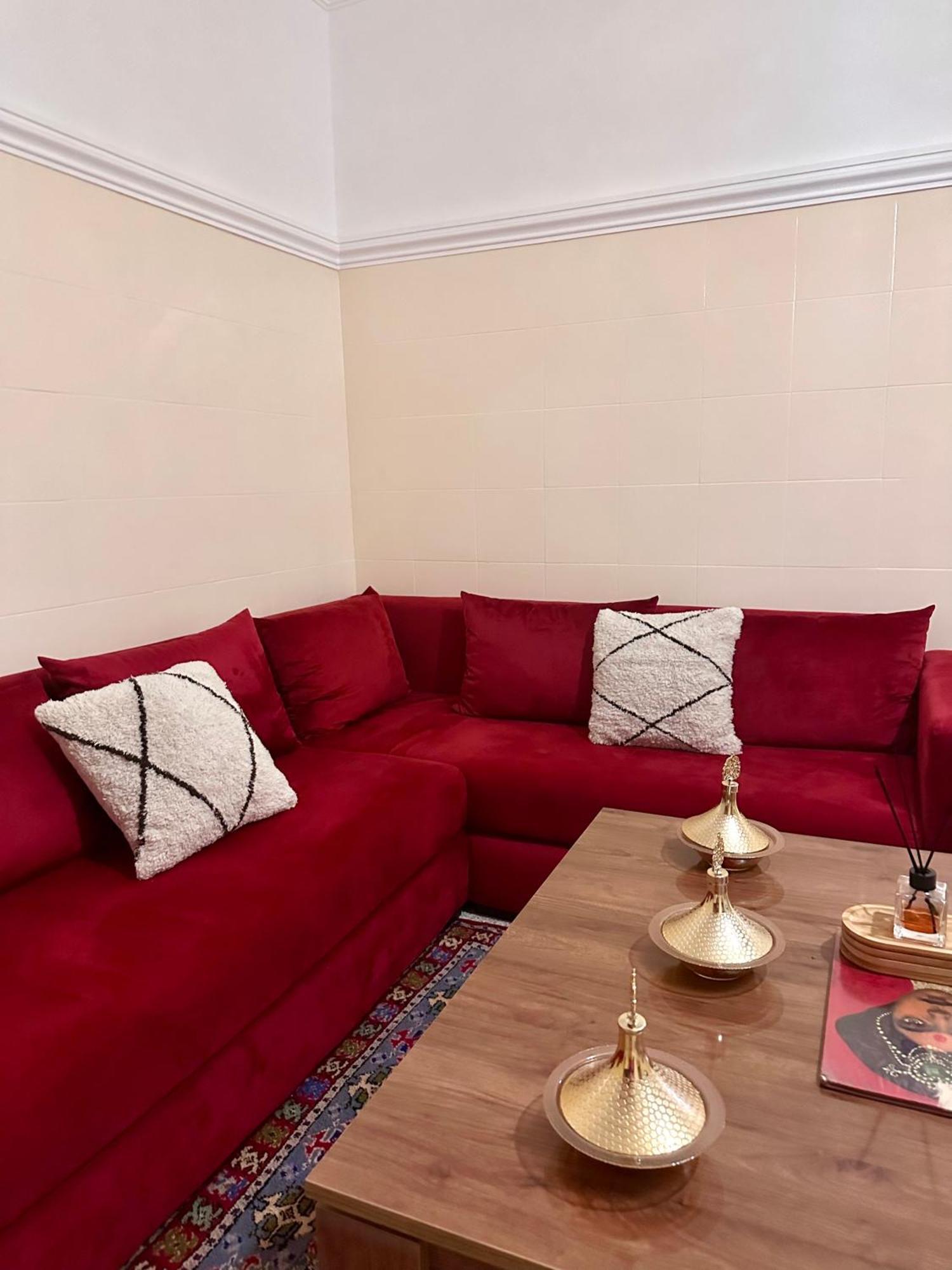 Near Airport - Pool- Terrace- Airco-parking-wifi