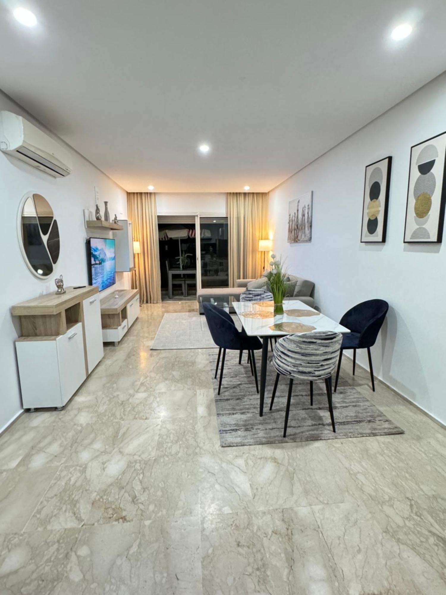 Appartement Fresh Modern Flat With Spacious And Bathroom