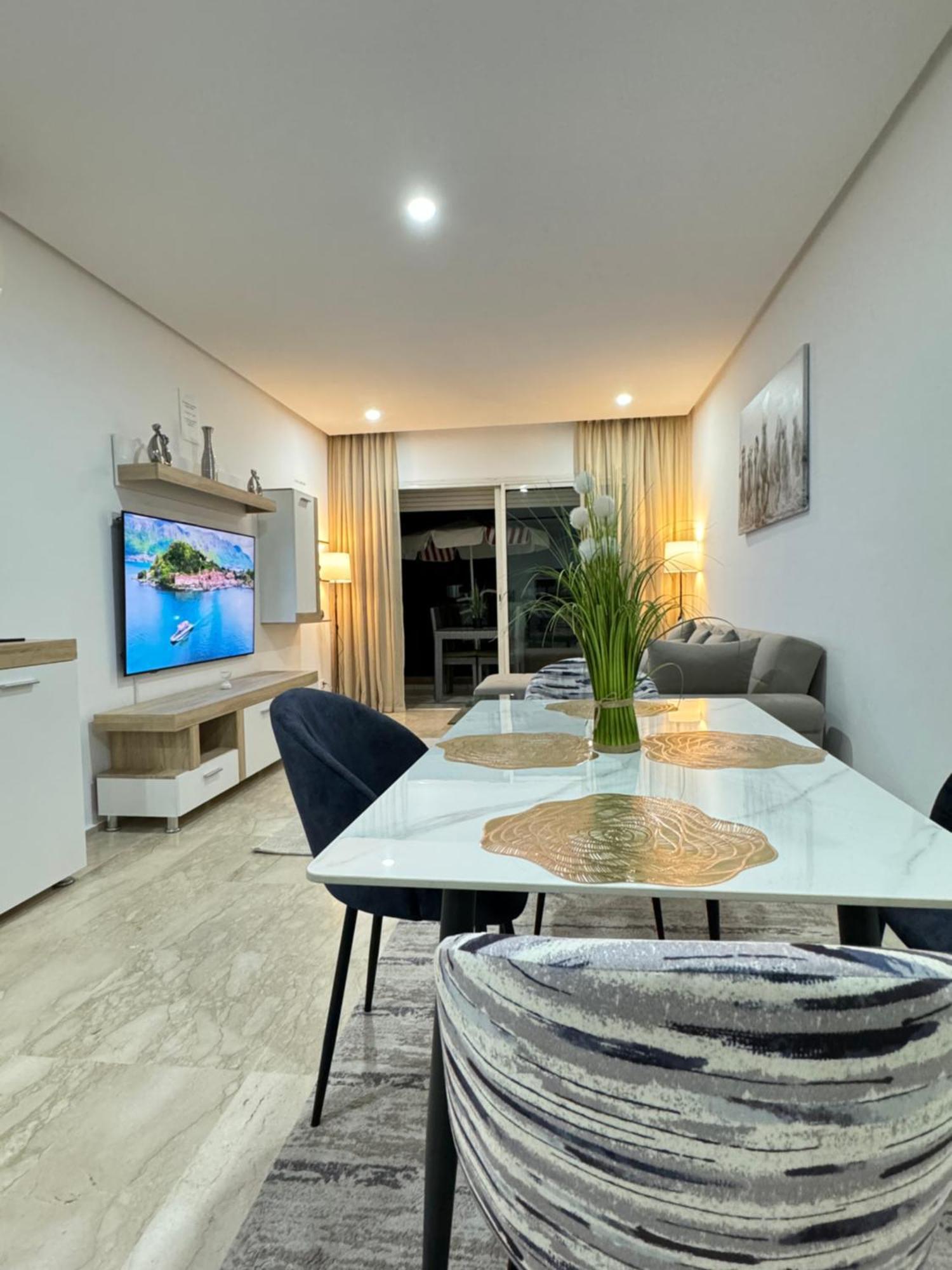 Fresh Modern Flat With Spacious And Bathroom Appartement Marrakesh
