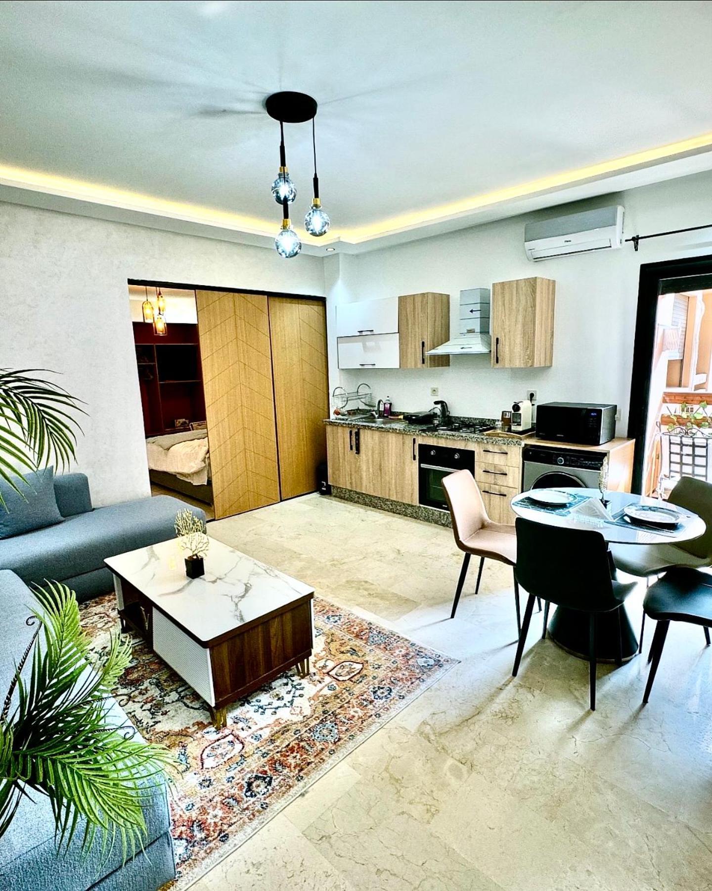 Centre Gueliz Avec Balcon Vue Piscine Appartement *