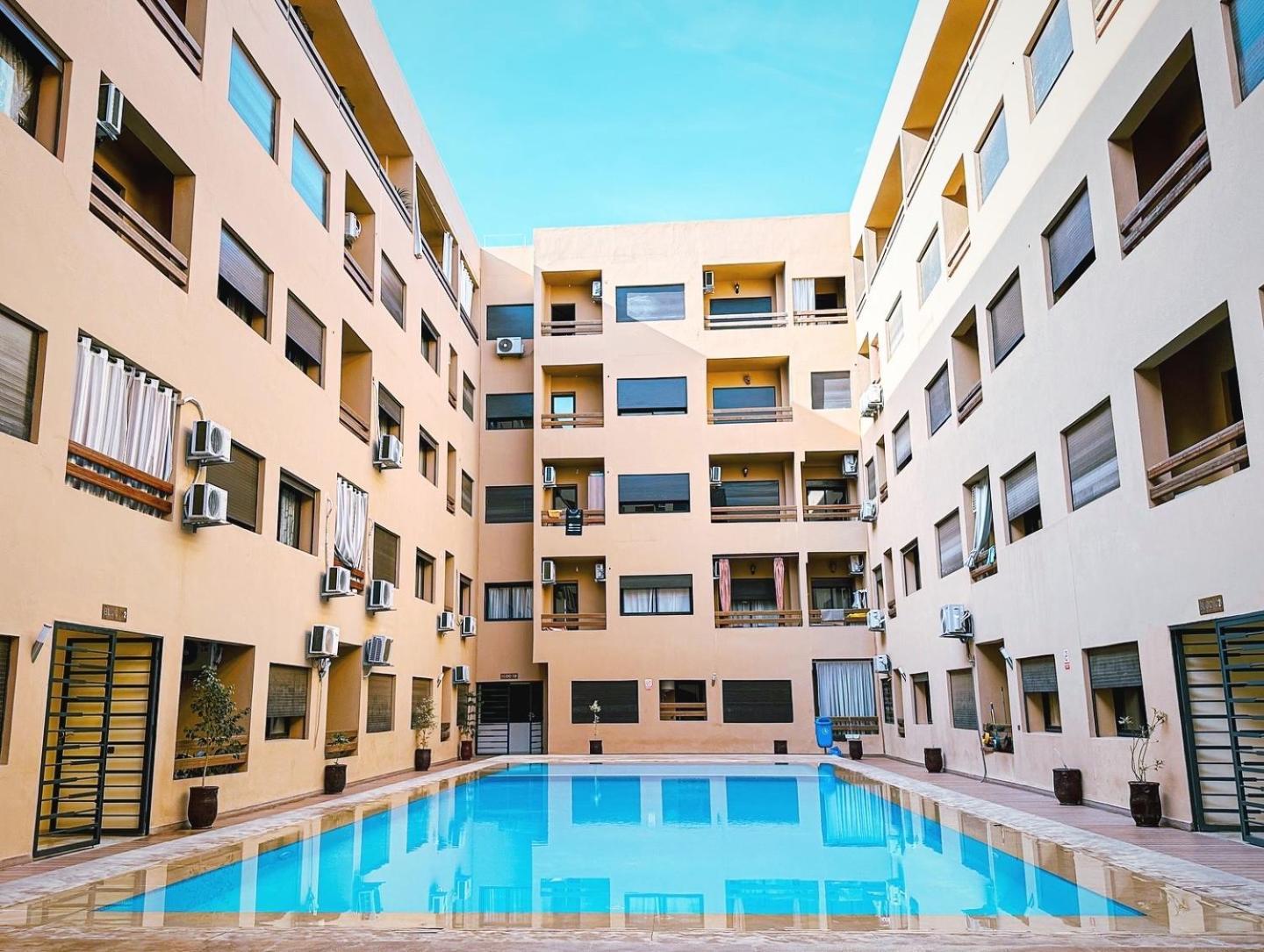 Appartement Centre Gueliz Avec Balcon Vue Piscine *
