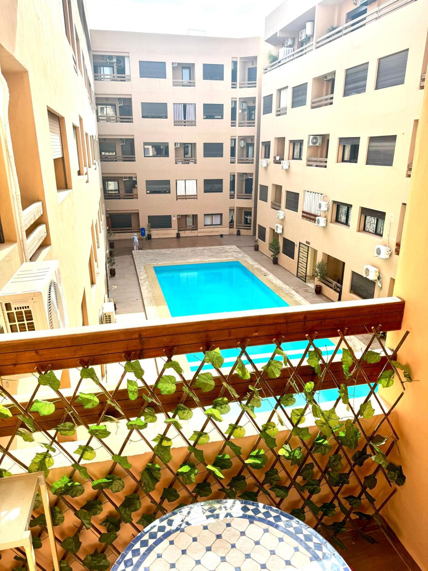 Centre Gueliz Avec Balcon Vue Piscine Appartement *