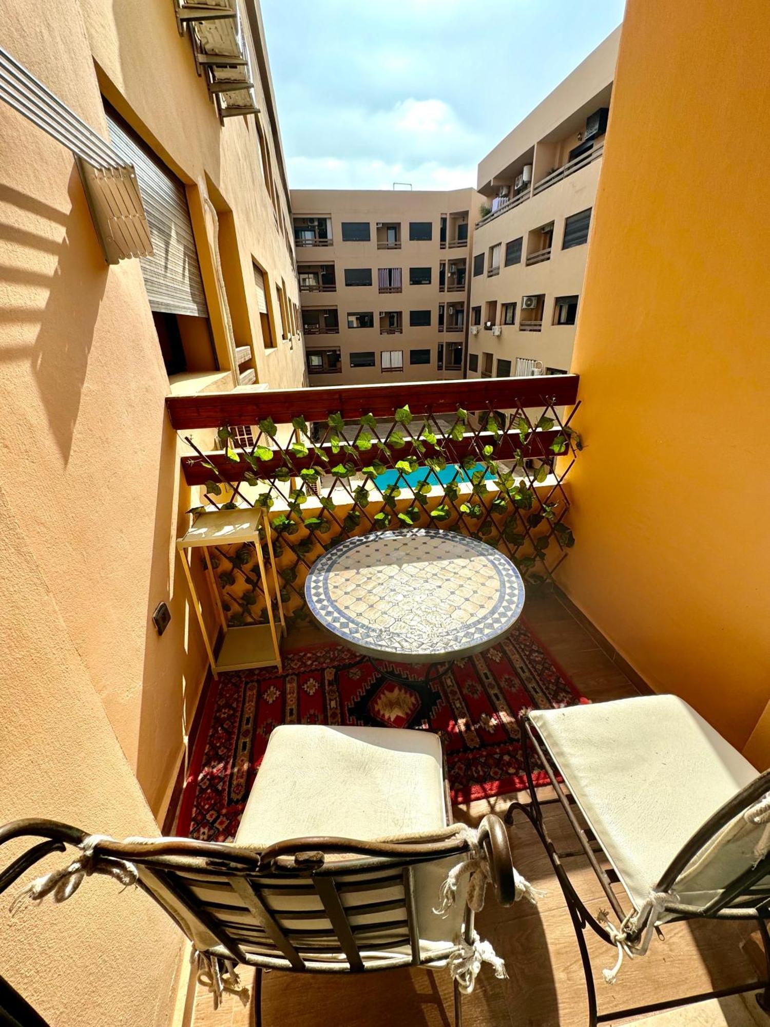 Centre Gueliz Avec Balcon Vue Piscine