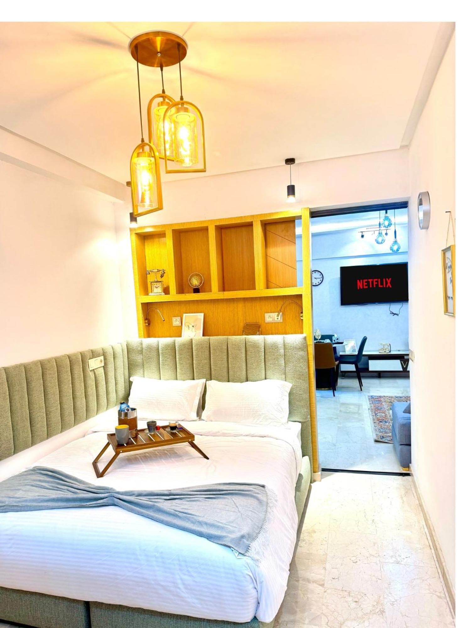Appartement Centre Gueliz Avec Balcon Vue Piscine *
