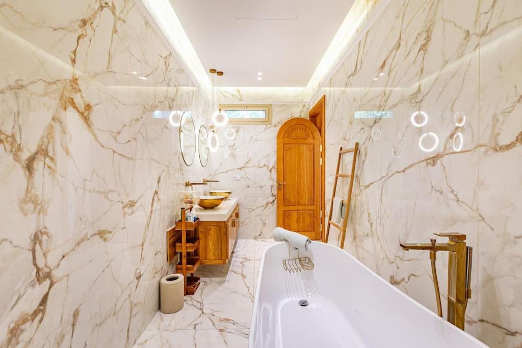 Bahamas , Luxe Et Elegance & Piscine Chauffee, Jacuzzi * Marrakesh