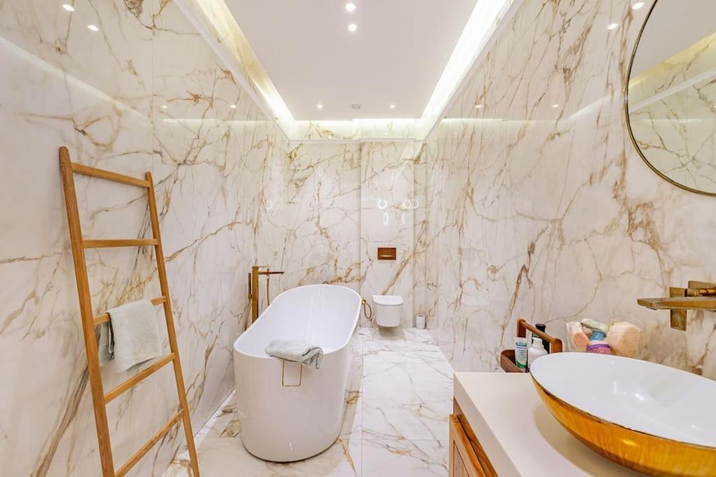 Bahamas , Luxe Et Elegance & Piscine Chauffee, Jacuzzi Villa Marrakesh