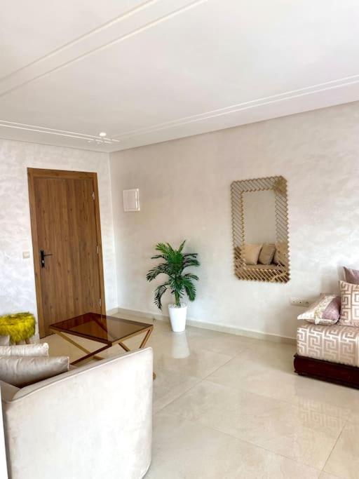 Stylish In Marrakech E25
