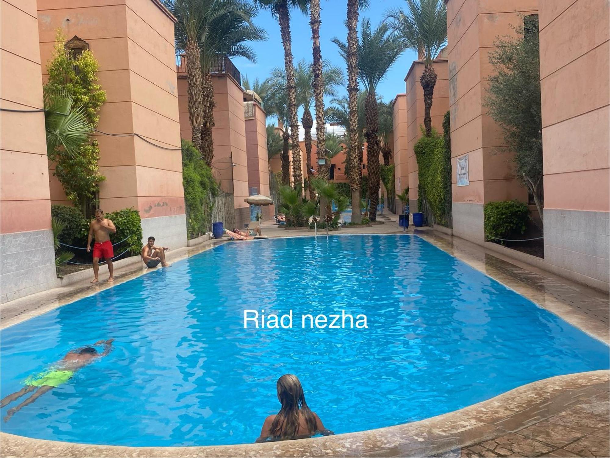 Hotel Nezha Avec Jacuzzi Et Au Coeur De Marrakesh