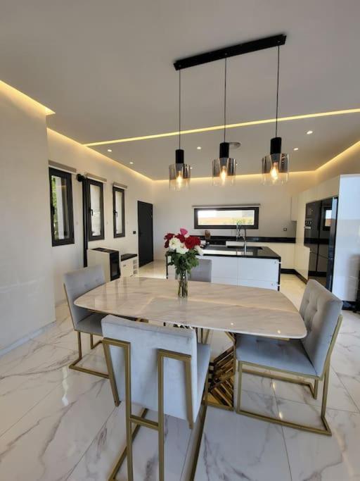 Luxe&cozy Piscine Prive 20 Min Du Centre Villa *