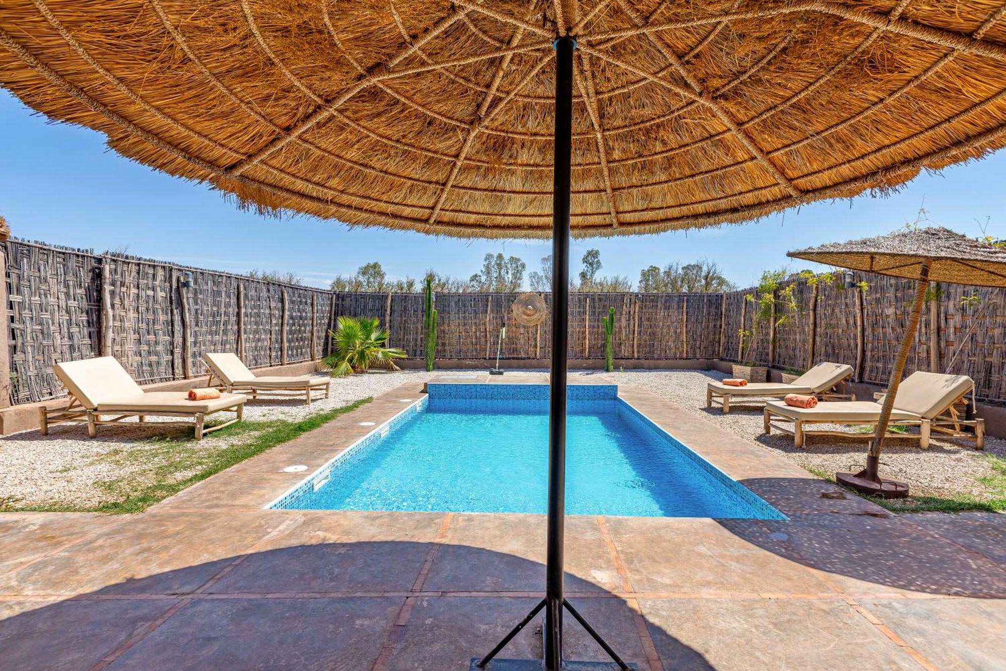 Luxe Hideaway Haven - Poolside Paradise *