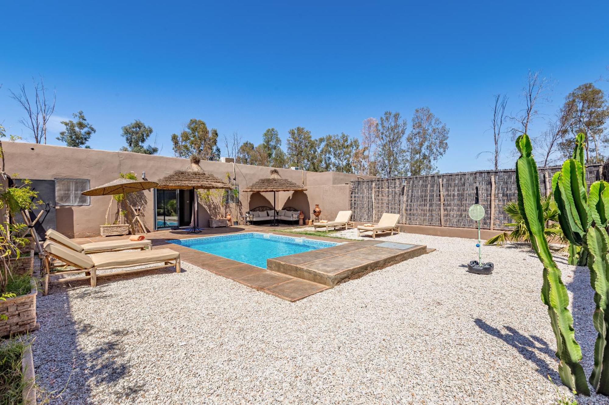 Luxe Hideaway Haven - Poolside Paradise Marrakesh
