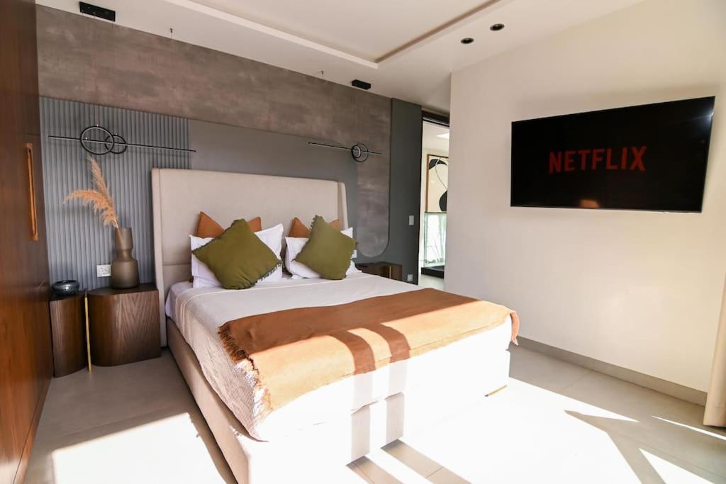 Appartement Luxe, Golf, & Cinema *