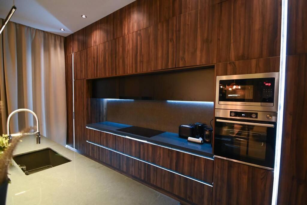 Appartement Luxe, Golf, & Cinema