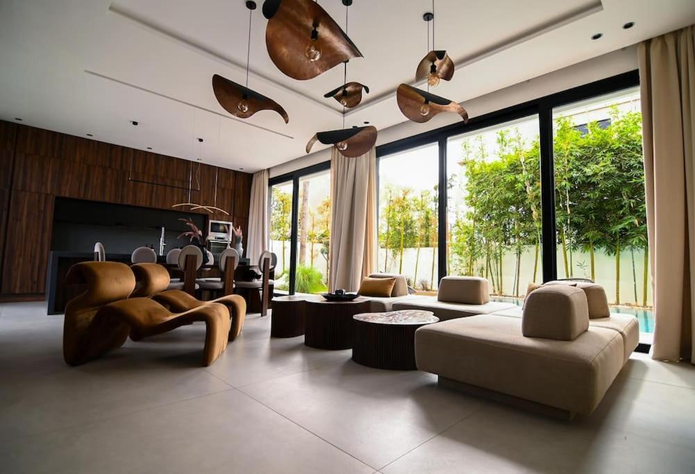 Luxe, Golf, & Cinema Appartement *