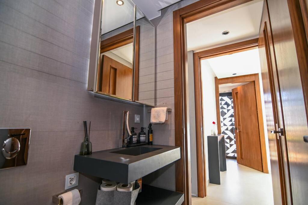 Luxe, Golf, & Cinema Appartement