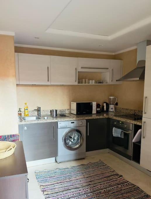 Apartment Centre Gueliz Avec Terrasse Spacieuse