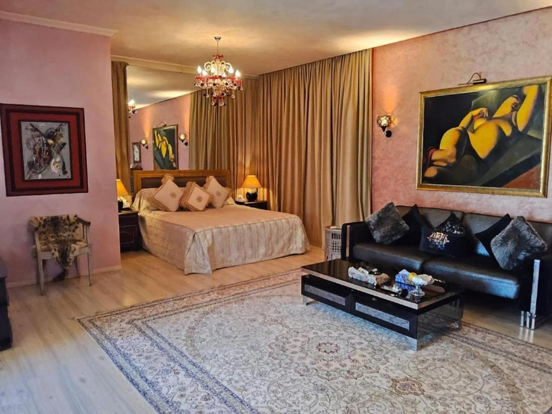 Private Luxury With Services Included Marrakesh