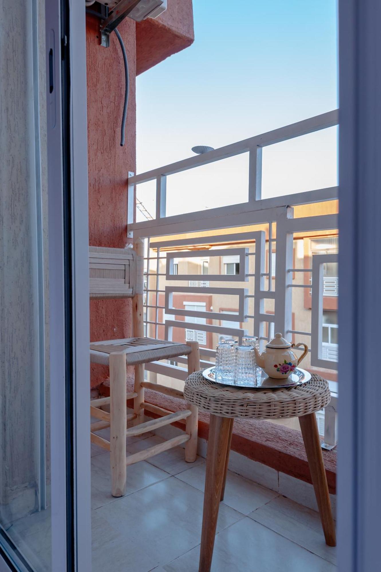 New Elegant With 2 Bedroom *