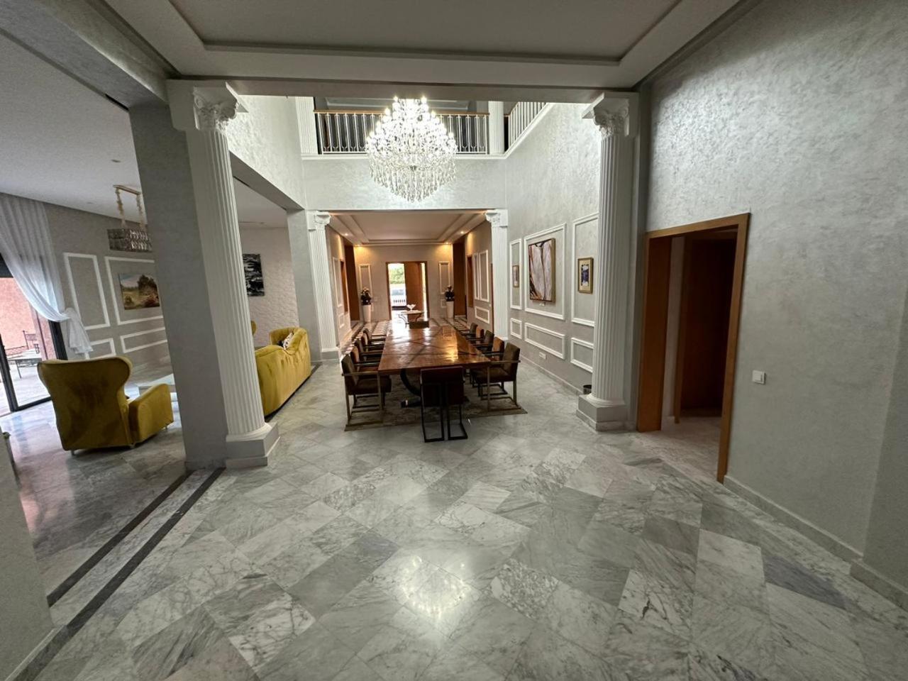 A La Palmeraie Villa *