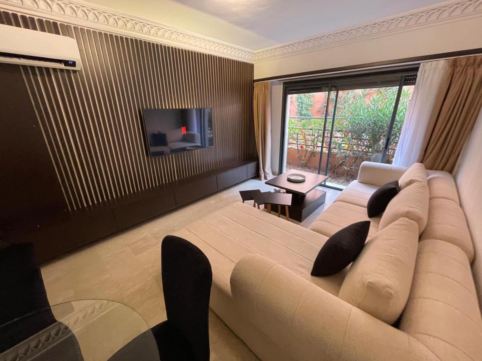 Oasis Urbaine A L'hivernage Piscine Et Jardin Apartment *
