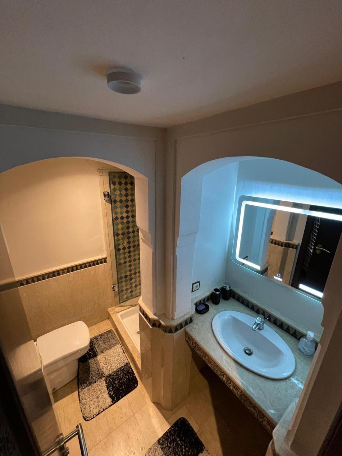 Oasis Urbaine A L'hivernage Piscine Et Jardin Apartment *