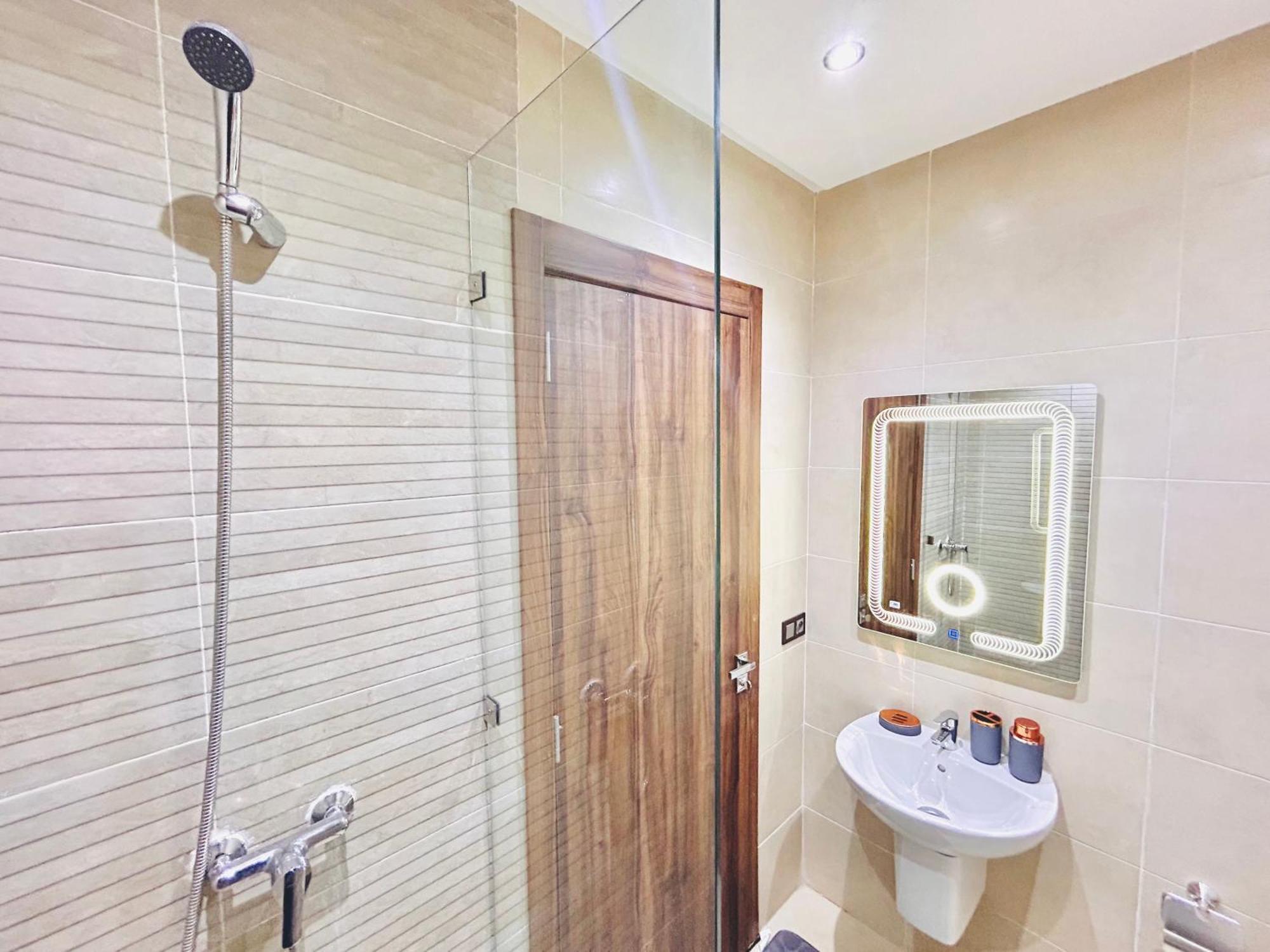 New In Gueliz, Pool, Balcony & Parking Appartement *