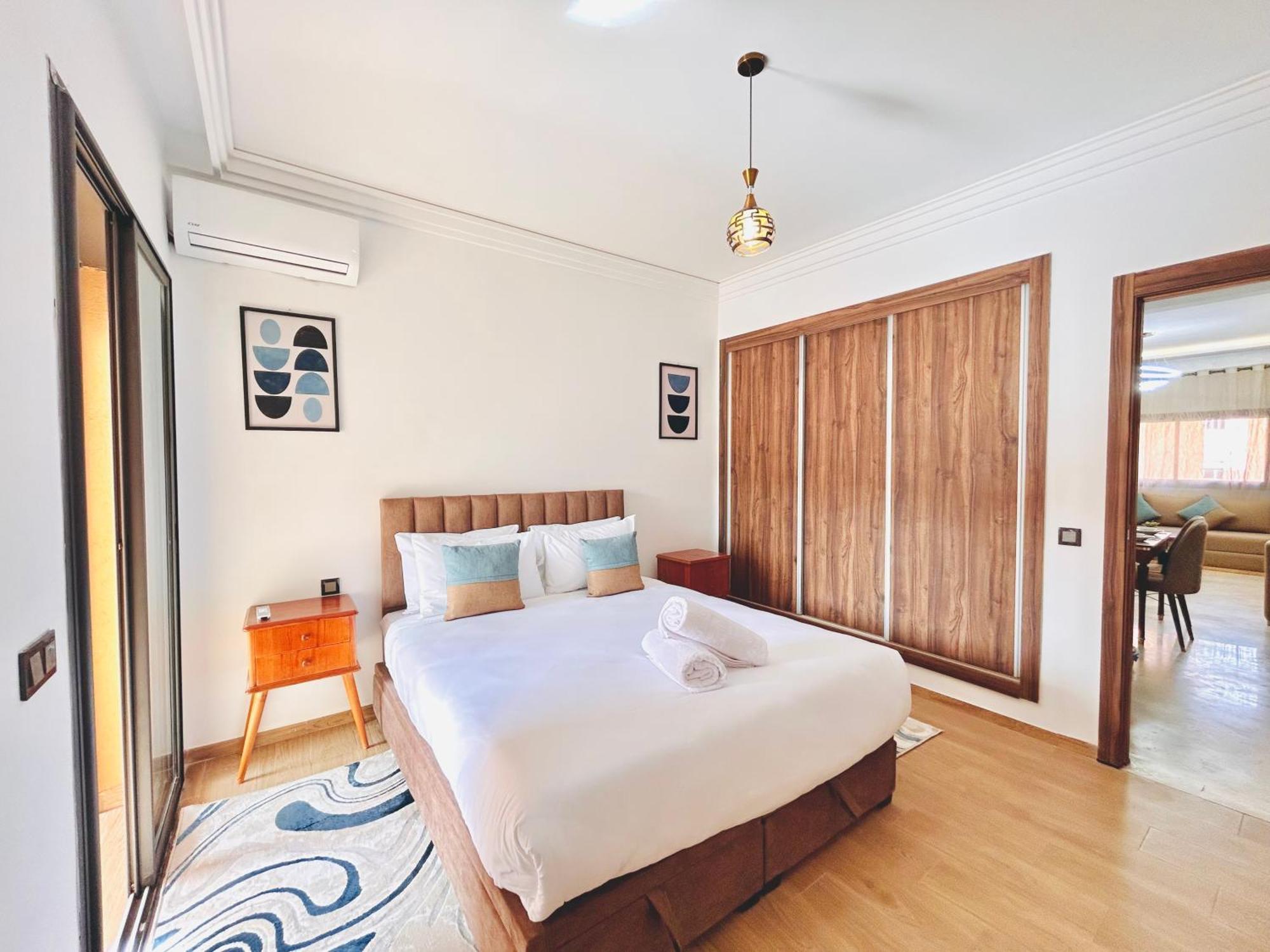 New In Gueliz, Pool, Balcony & Parking * Marrakesh