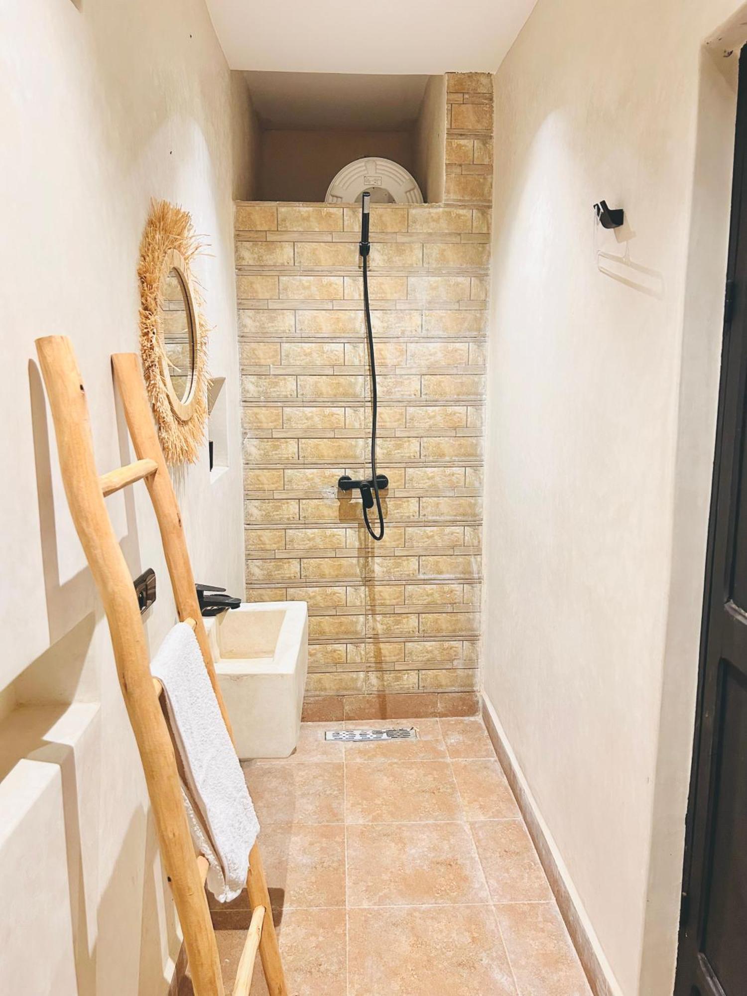 Villa Piscine Privee Sans Vis A Vis , Vue Superbe , Proche Centre - Fibre Optique Wifi *