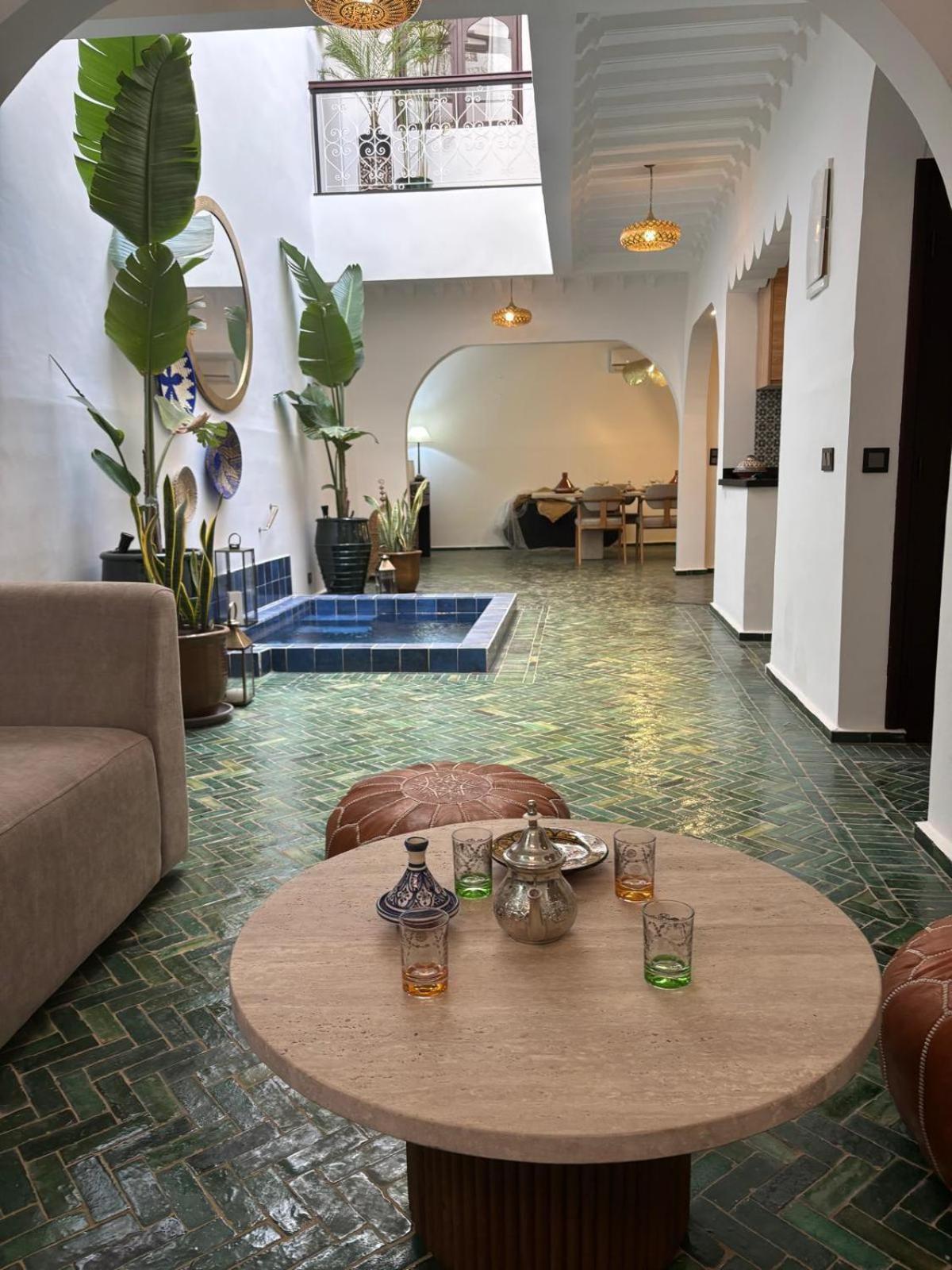 Ferienhaus Entierement Privatise 5 Avec Bassin Pres De La Celebre Place Jemaa El Fna Le Petit Dejeuner Et Le Menage Quotidien Compris *