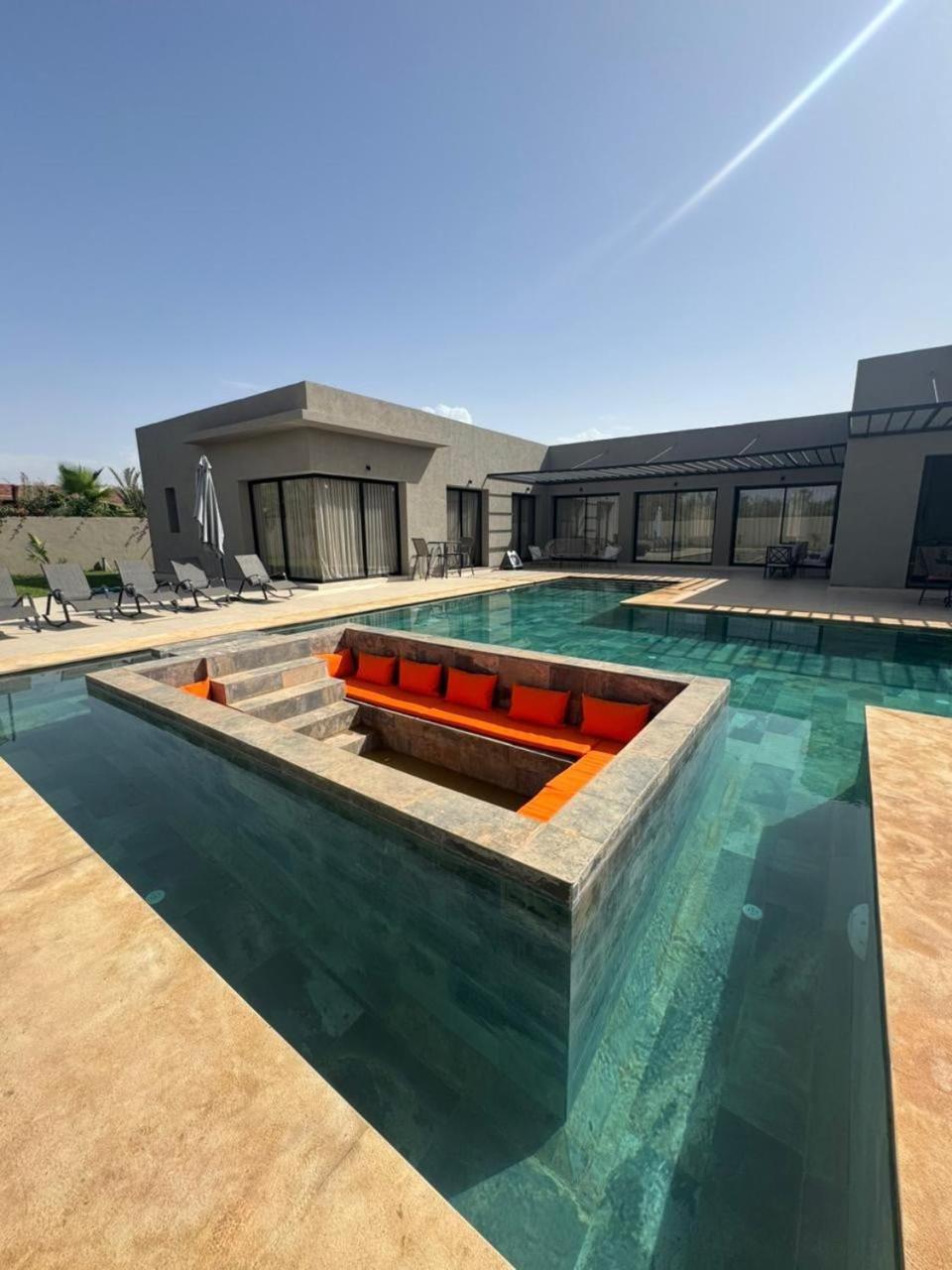 Charmante Aya! Elegante & Calme Avec Piscine Villa *