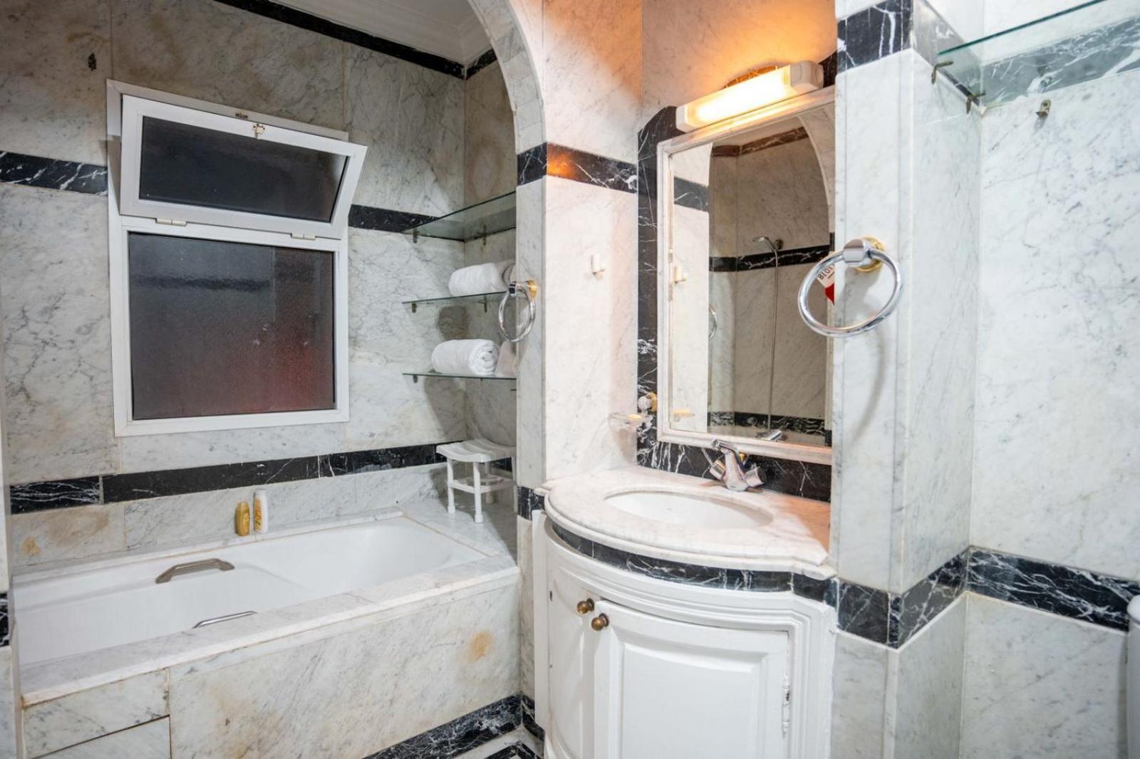 Privilege Au Coeur De Marrakech !profitez D'un Espace Elegant Equipe De Confort *