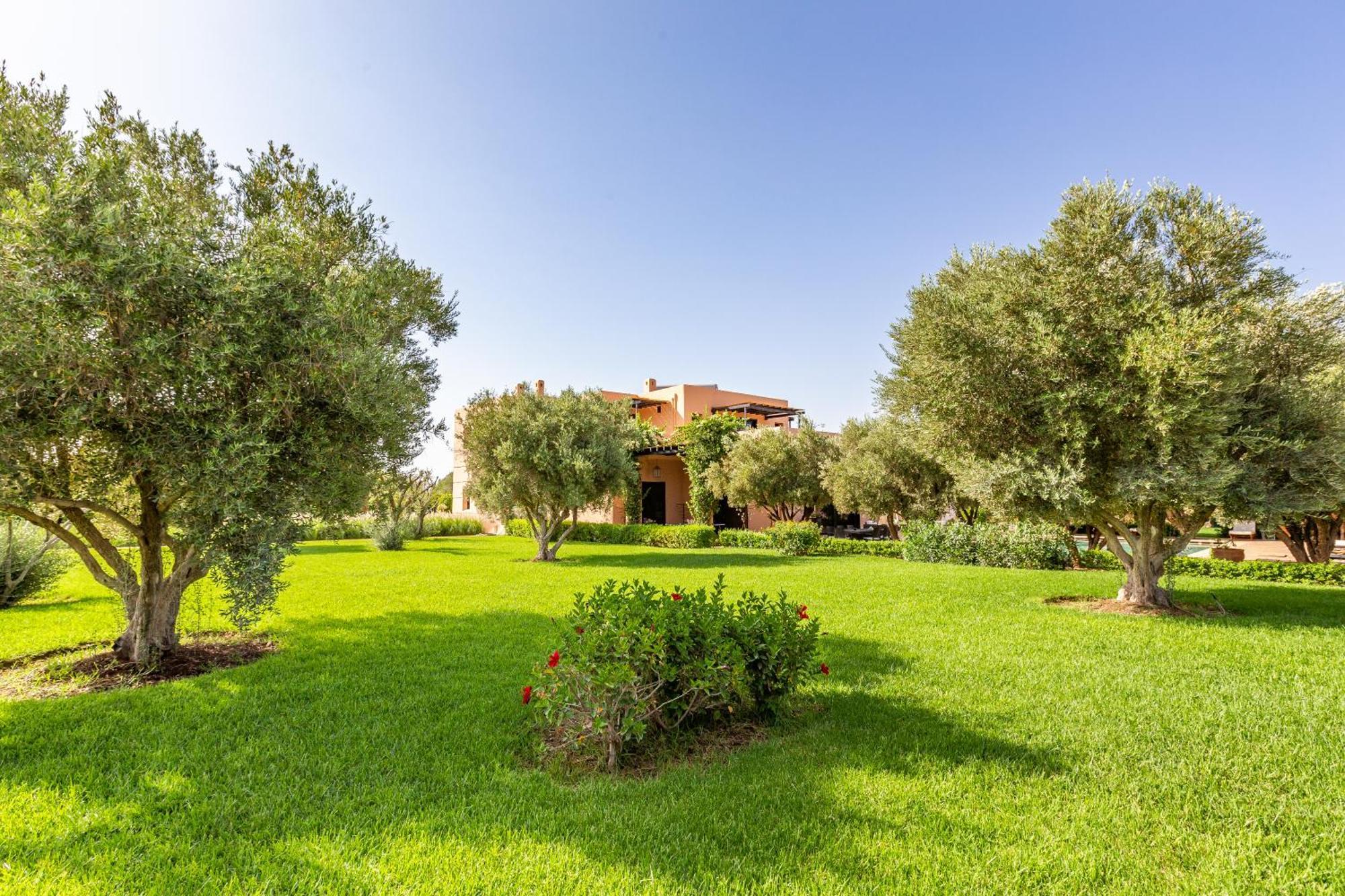 Luxury Getaway In Marrakech , Zaria With Pool And Breakfast *