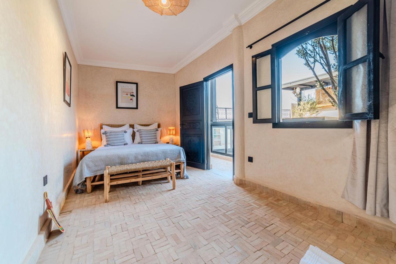 Davia - Jacuzzi Rooftop - Breakfast Riad