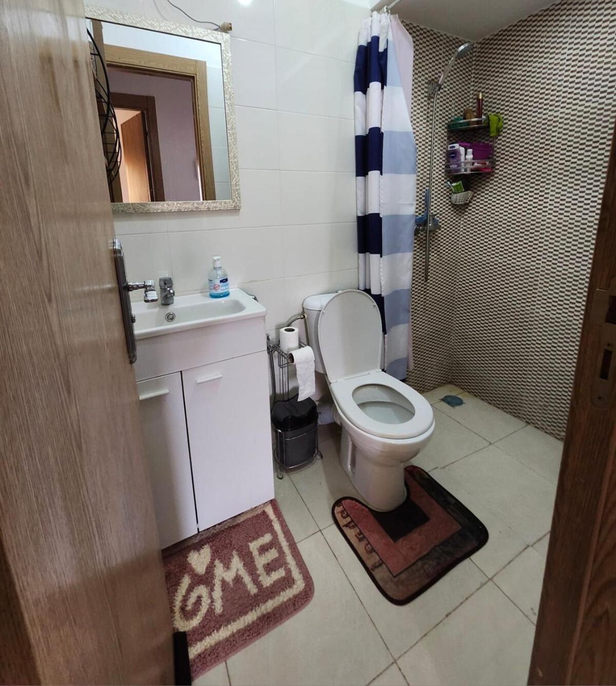 Comfortable Near The Airport Apartment