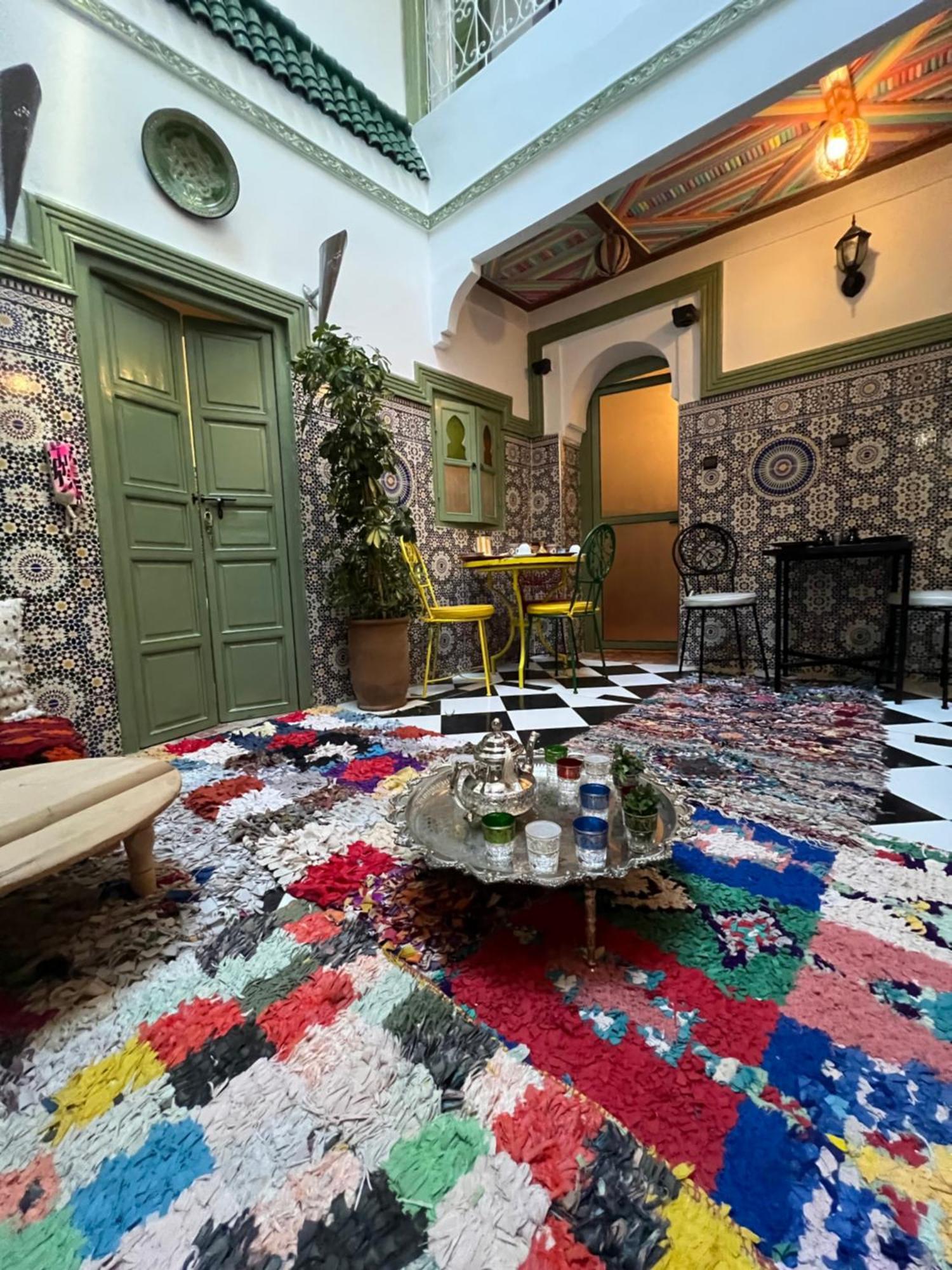 Dar Lfen Riad *