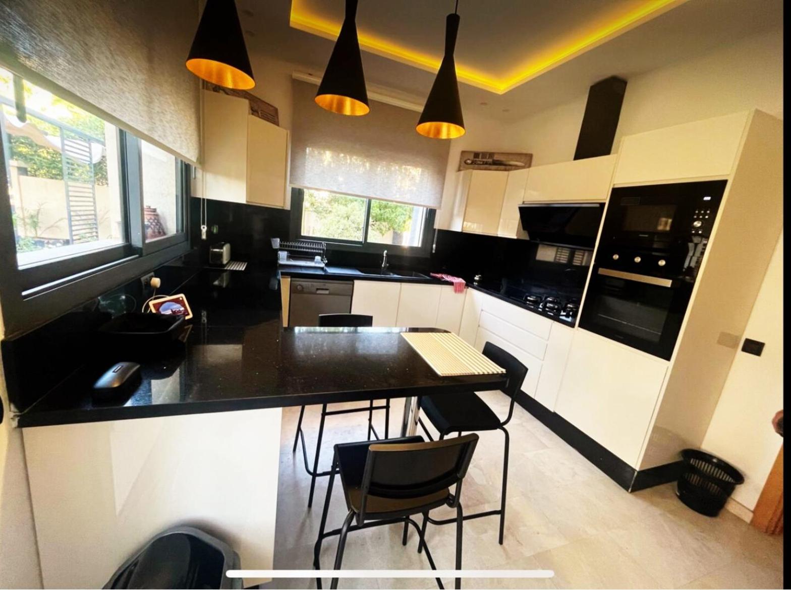 Exotic Vip Family Only -housekeeper ,billard,ping-pong,piscine Privee -chauffee Sur Demande- *
