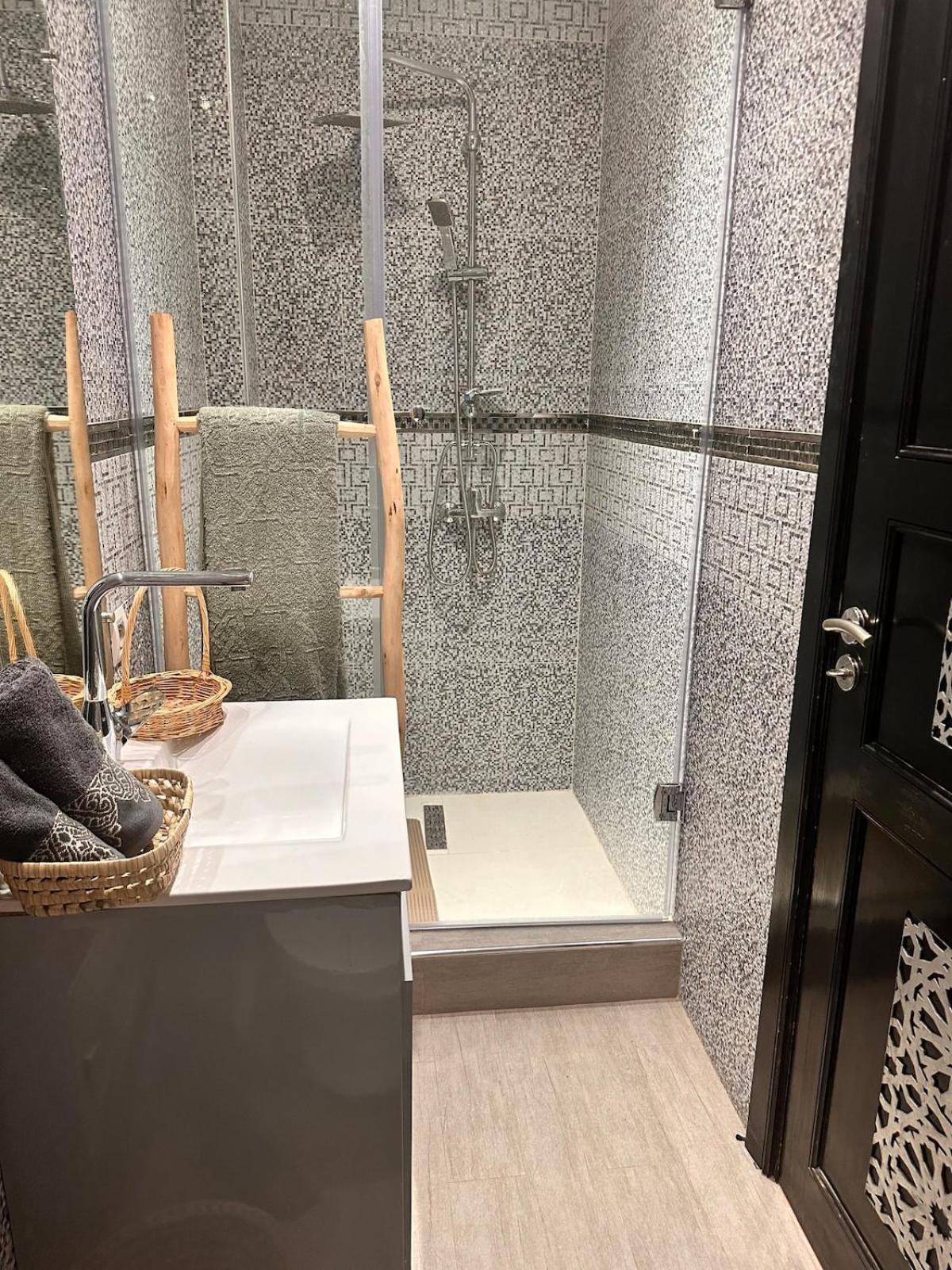 With Private Pool And Breakfast Included *