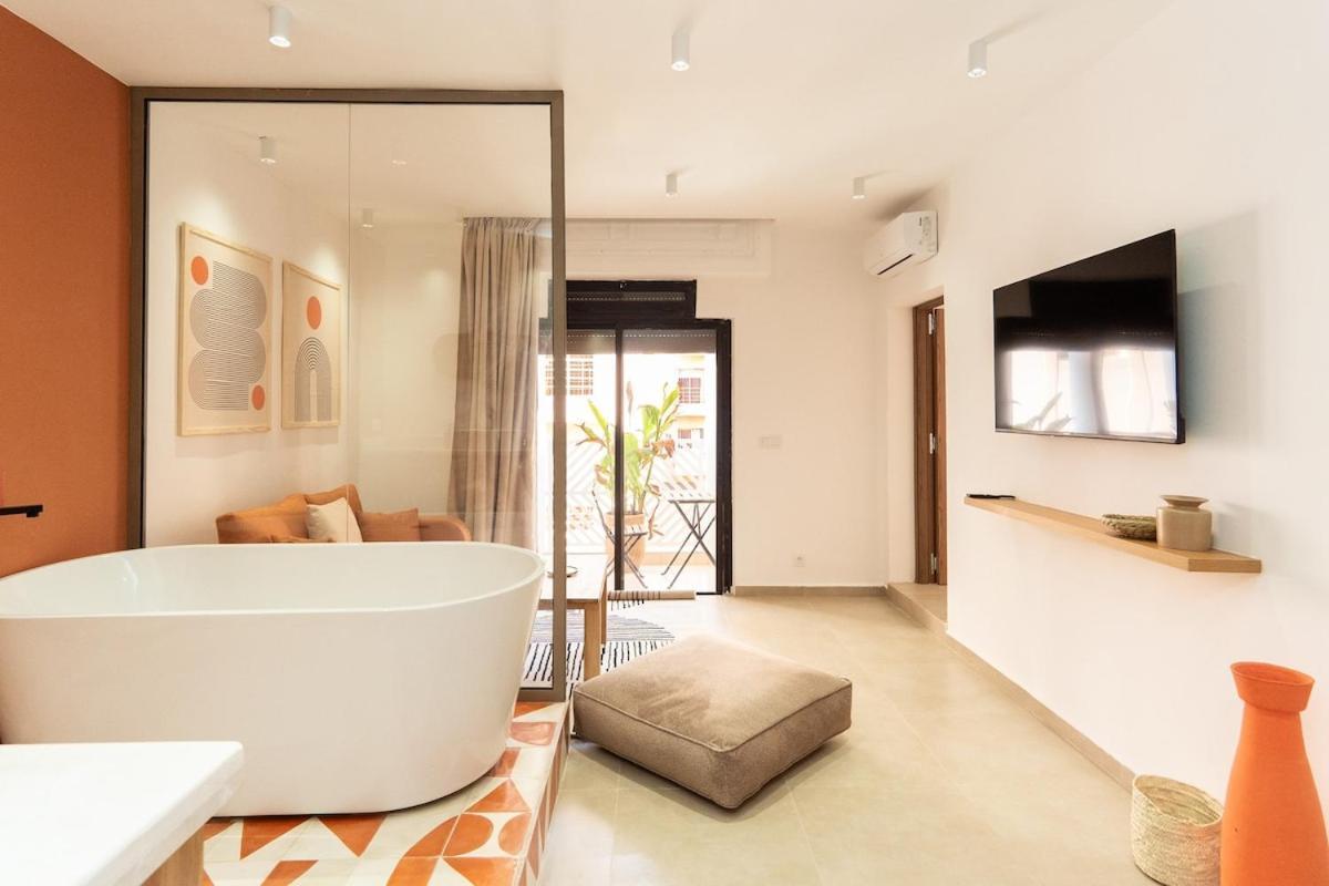 Terra Cotta Suite, Luxe & Relaxing Bath *