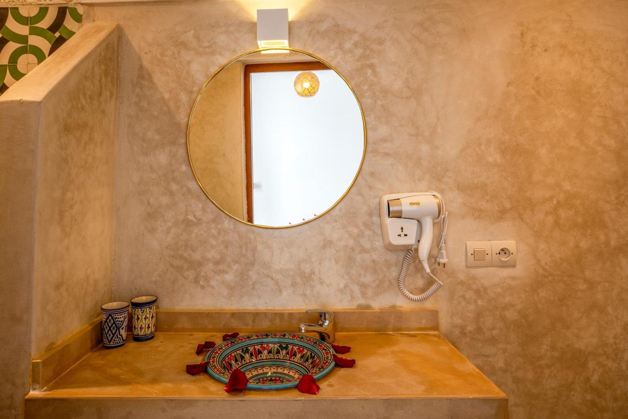 Guest house Ilyan & *