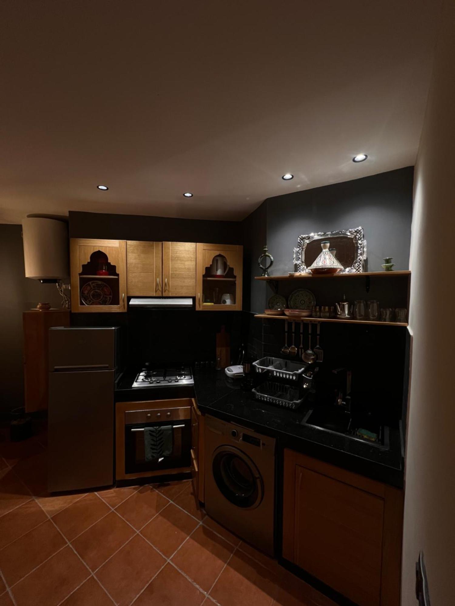 Appartement F3 Exceptionnel A Gueliz - A 5 Min De La Gare - Piscine, Wi-fi Et Parking Au Coeur De Marrakech